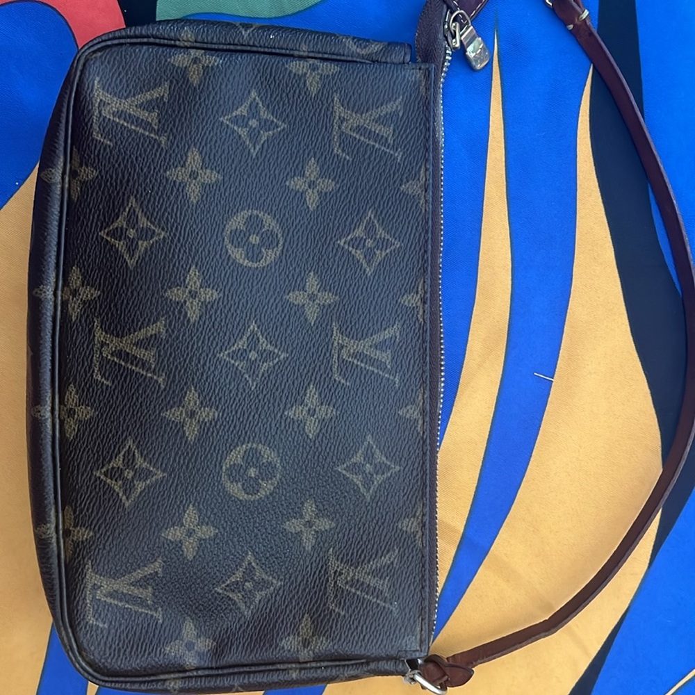 Authentic Preloved Louis Vuitton LV Accessories Pouch Bag  Pochette Monogram - Picture 9 of 9